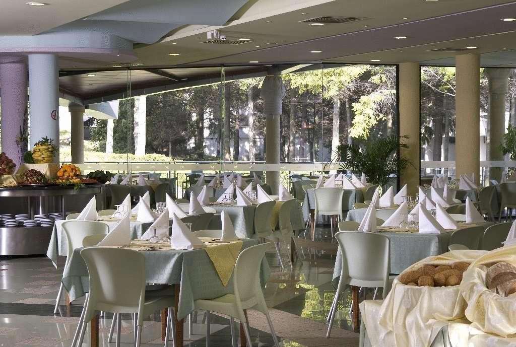 Отель Hotel Magnolia Албена-18