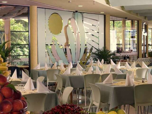 Отель Hotel Magnolia Албена-18