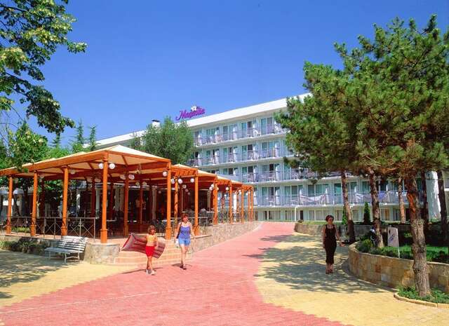 Отель Hotel Magnolia Албена-8